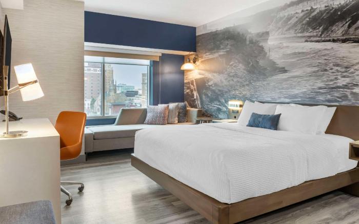 Cambria Hotel Niagara Falls