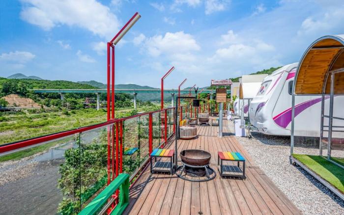 Hongcheon Botopia Caravan Park Pension