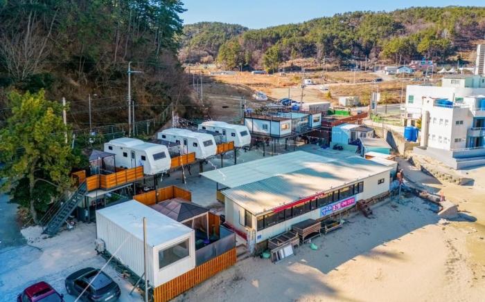 Busan Zio club caravan park