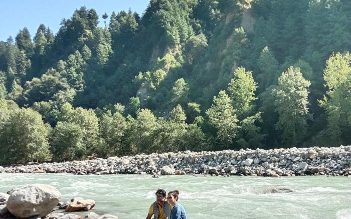 Ménage-By the Beas, Delightful abode by the river