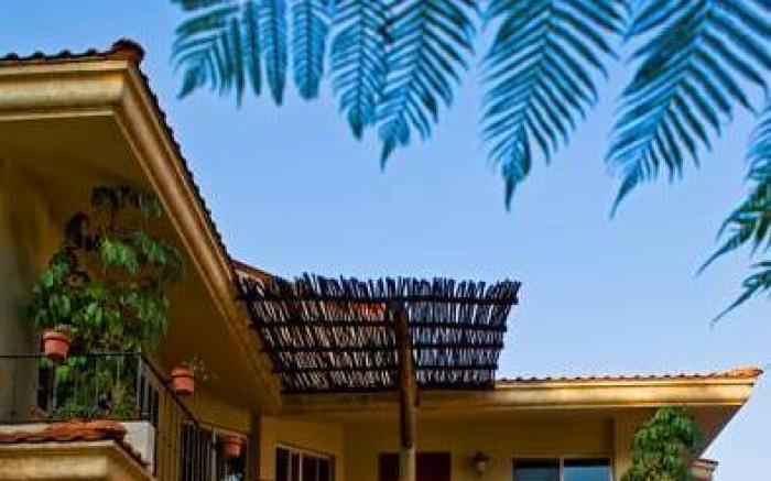Alcazar Suites