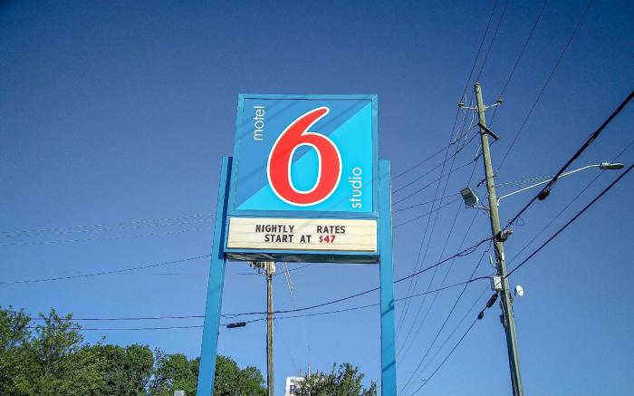 Studio 6  Fayetteville, NC - Fort Liberty Area