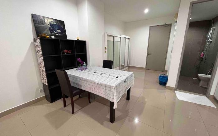 Studio #23 2min from LRT @ SS15 Courtyard (2-4PAX)