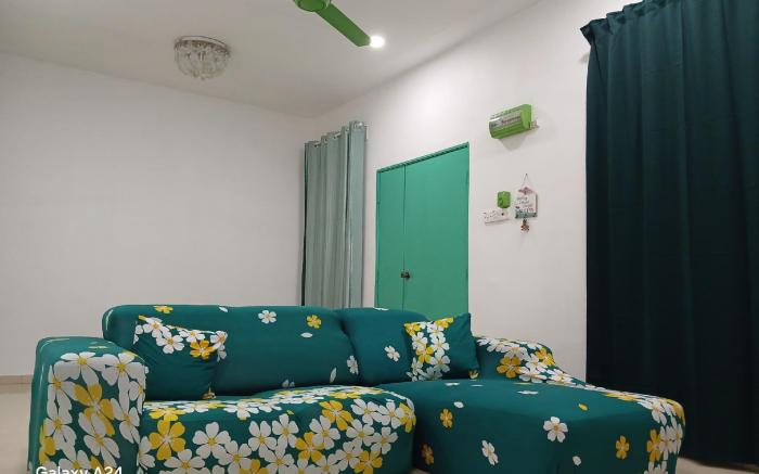 Ees Meru Green Homestay