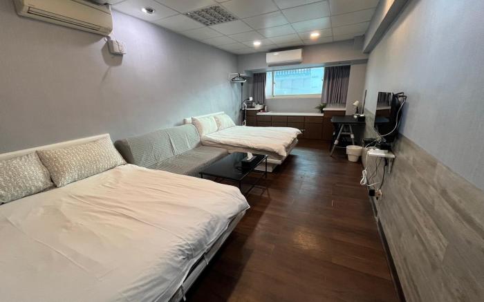 Opposite Taipei Main Station Warmth2-6 room