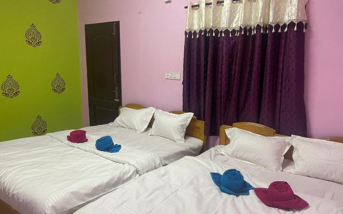 Hotel PNR'S Paradise