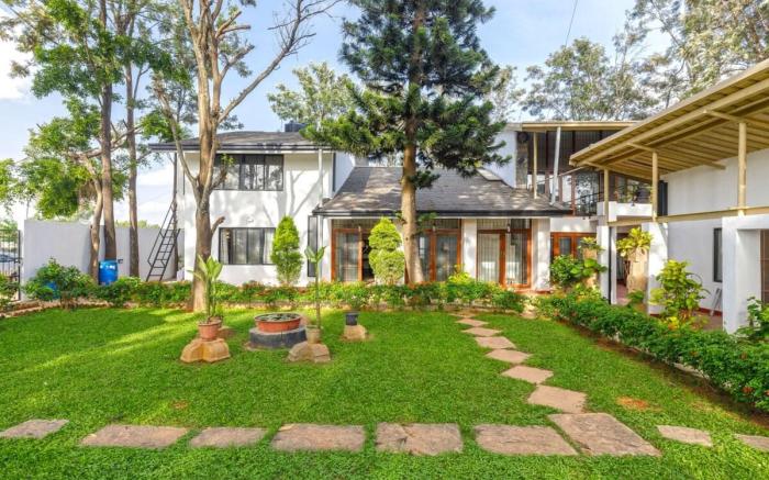 Azura Villa by JadeCaps|4bhk|PvtGarden|Hometheatre