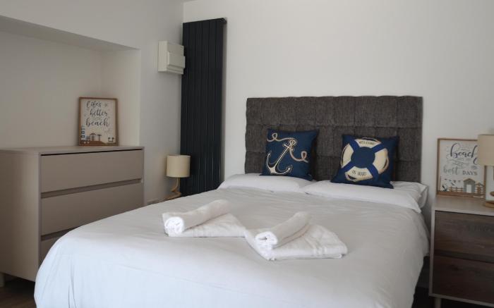 Swn Y Mor  (Sound of the Sea)  by Aberporth Beach Holidays