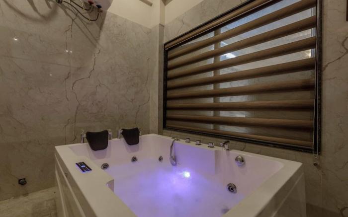 Tropicana Twins by JadeCaps|Jacuzzi|Projector|IKIA