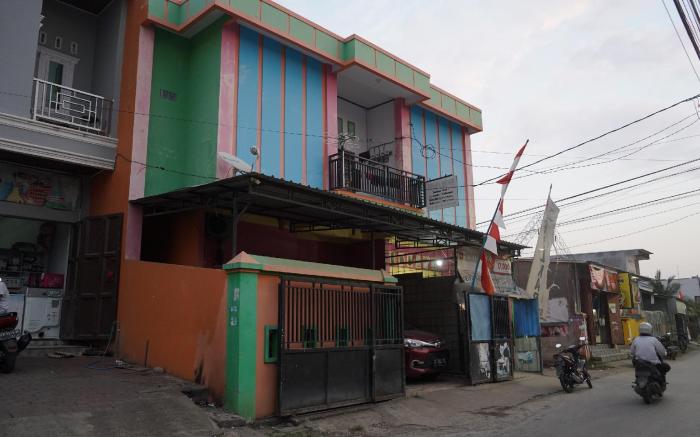 OYO 93876 Athirah Kost Near Permandian Wisata Istana Mappala