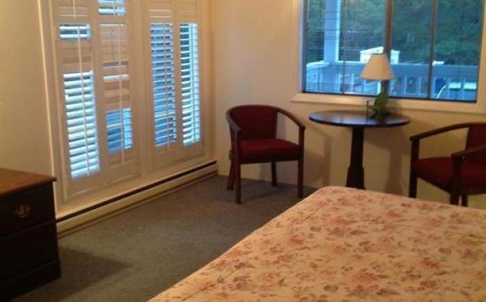 Ocean Breeze Motel