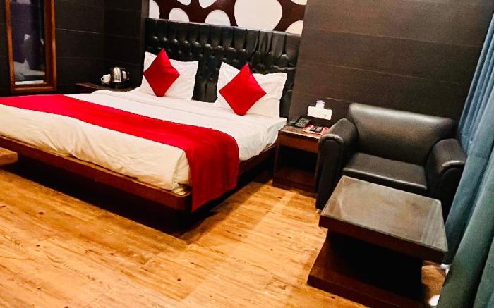 Hotel Himshri Mall Road By Ovata 