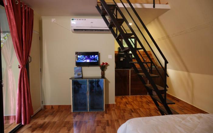 Couple honeymoon cottage