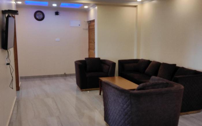 Superb Three Bedroom Apartment. 