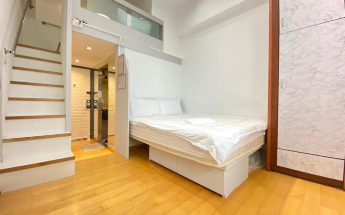 Taipei's Pulse: Stay in the Heart of Ximending 6B