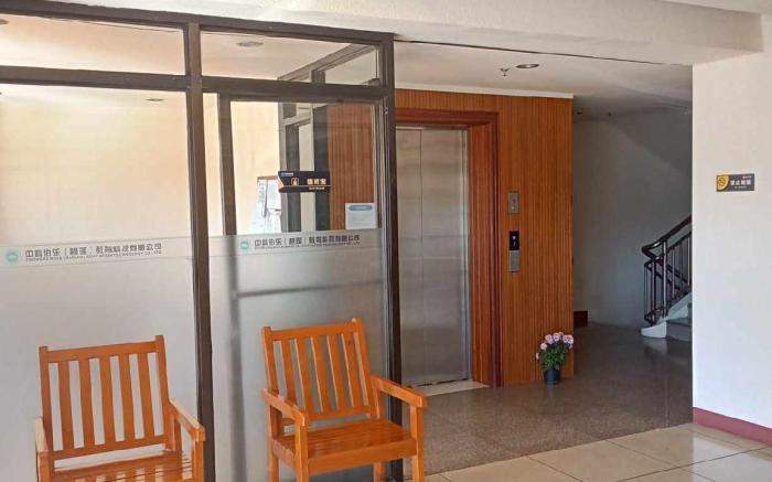 ZB- Family Room 2 ( Good for 4 pax)