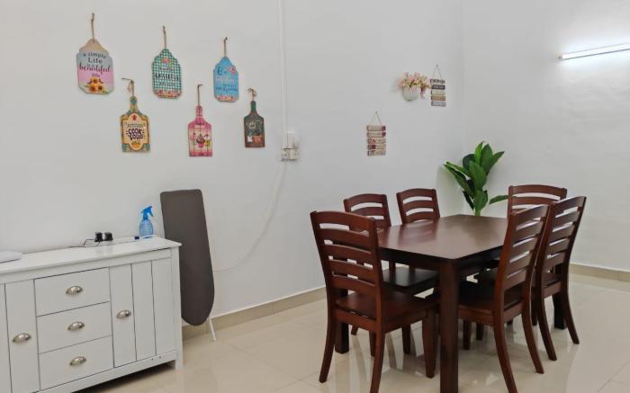 Favourite Homestay Melaka (8Pax,4BR,4Washroom)