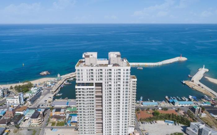 The Gangneung Ocean Stay Episode 8