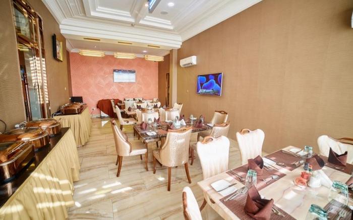 Corinthia Villa Hotel