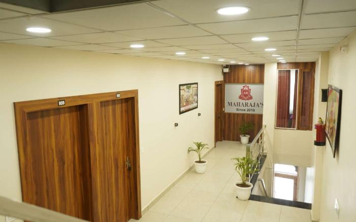 Maharaja Hotel and Restaurant 