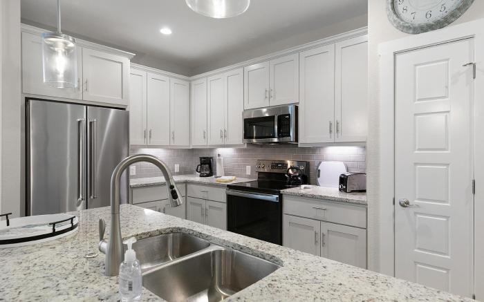 Pristine 3-bedroom Home Near Canyon Lake!