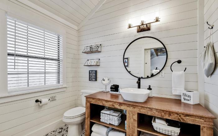 Stargazing Retreat at Lone Star Cottage