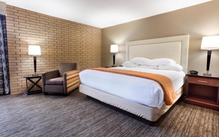 Drury Inn & Suites Kansas City Airport