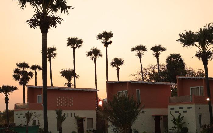 PALM PARADISE BEACH RESORT