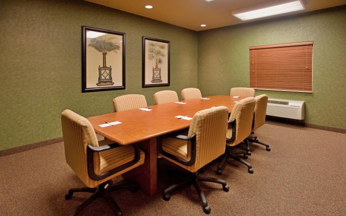 Candlewood Suites St. Robert By IHG