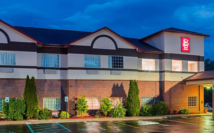 Red Roof Inn & Suites Lake Orion/ Auburn Hills
