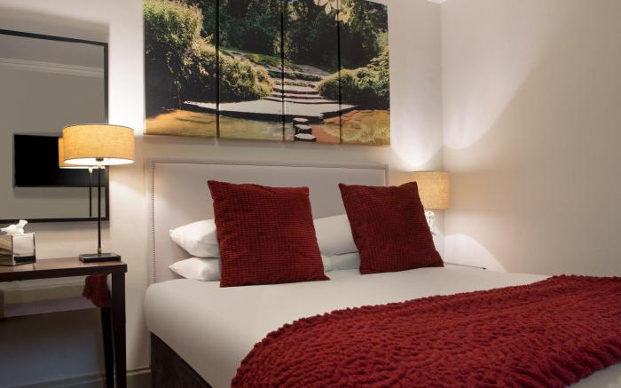 Sunday Box Hill Burford Bridge Hotel
