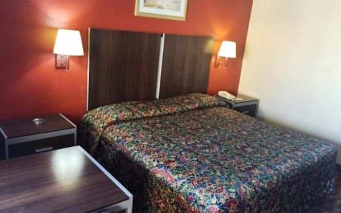 Scottish Inn & Suites Hobby Airport