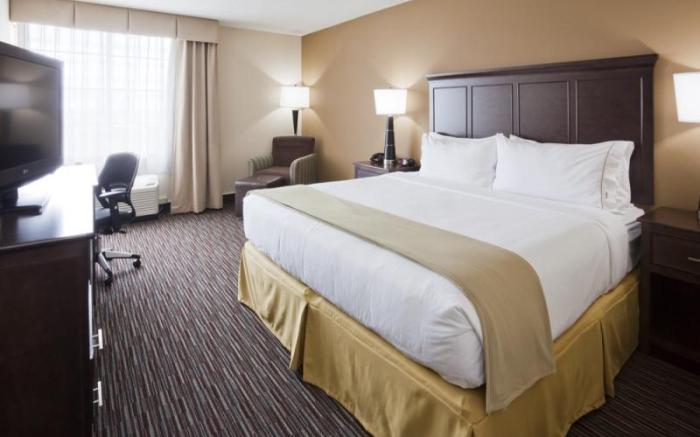 Holiday Inn Express and Suites Willmar By IHG