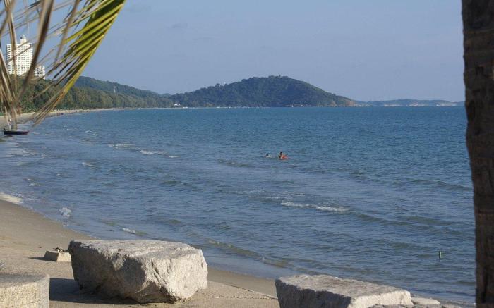 Sammy Seaview Beach Front Apartment Maerumphueng
