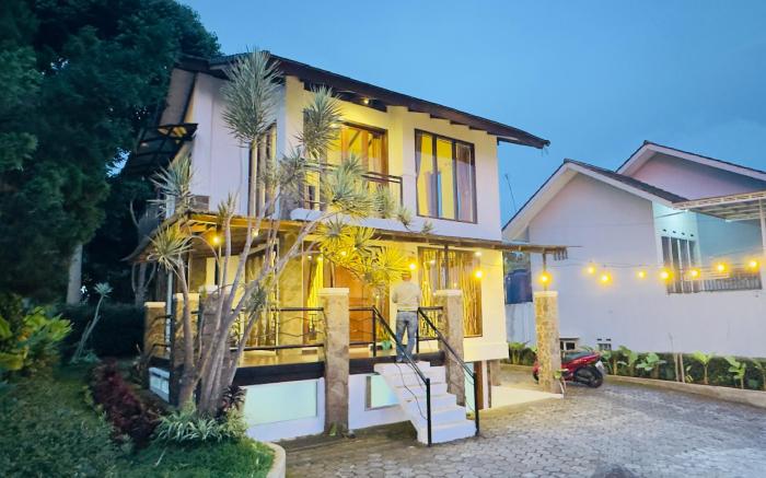 Villa G8 Lembang