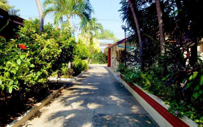 Sichang Shine Khao Resort