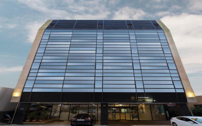 Reve Business Hotel Jeju