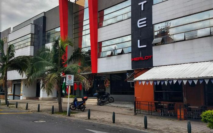HOTEL MERLOTT 70