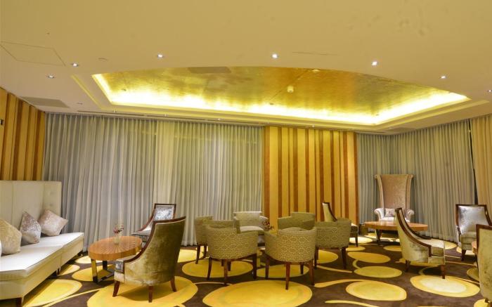 Six Seasons Hotel