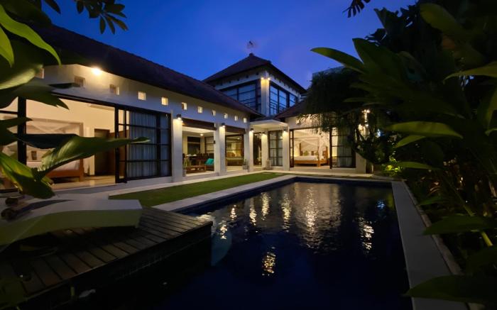 Spacious Villa in Petitenget Top Location