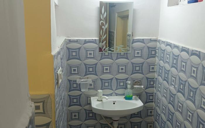 AC Suit room with attached toilet 