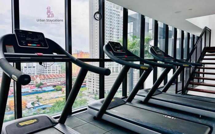 HOT -Cozy & Drive urban suites 10 pax UA187 WL N