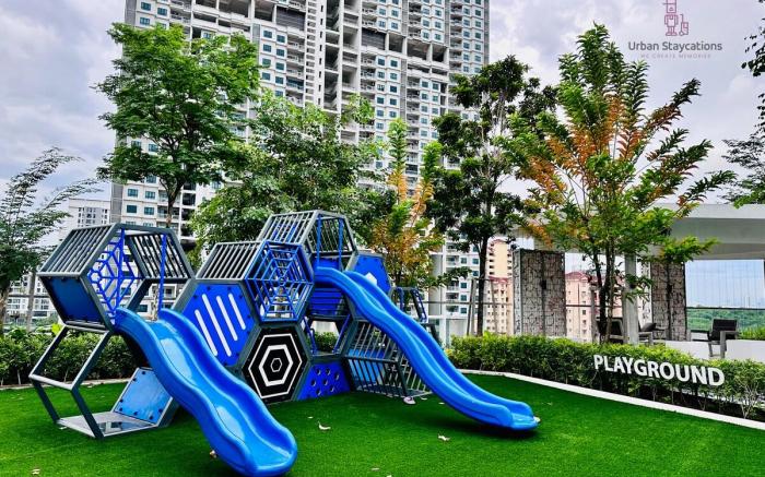 HOT -Cozy & Drive urban suites 10 pax UA187 WL N