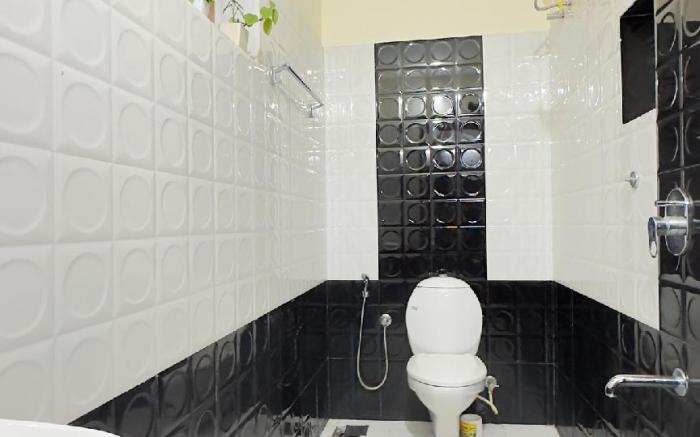 Alchemist Homes Superior King AC Room with Balcony