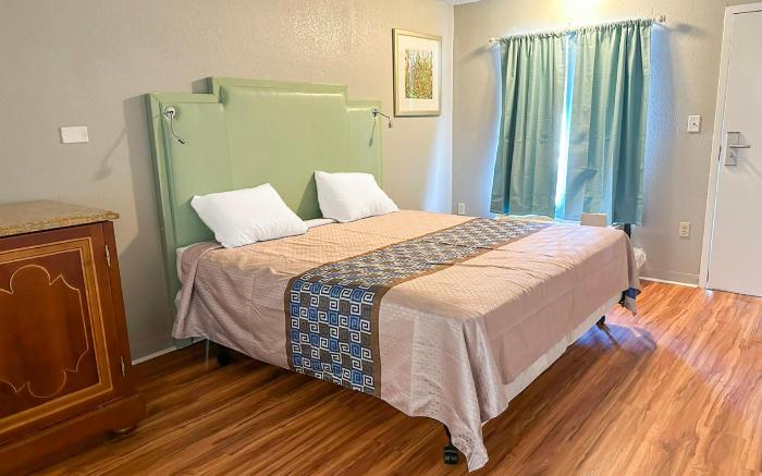 Hahira Inn By OYO near Valdosta