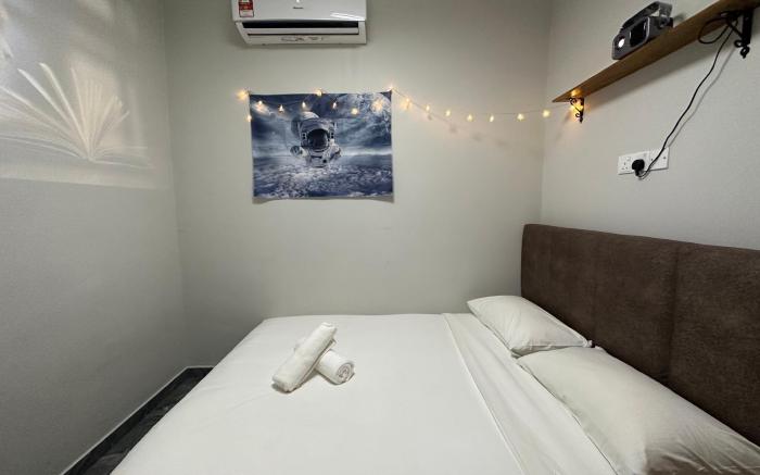 R2 2 pax room with toilet 1 min to KSL
