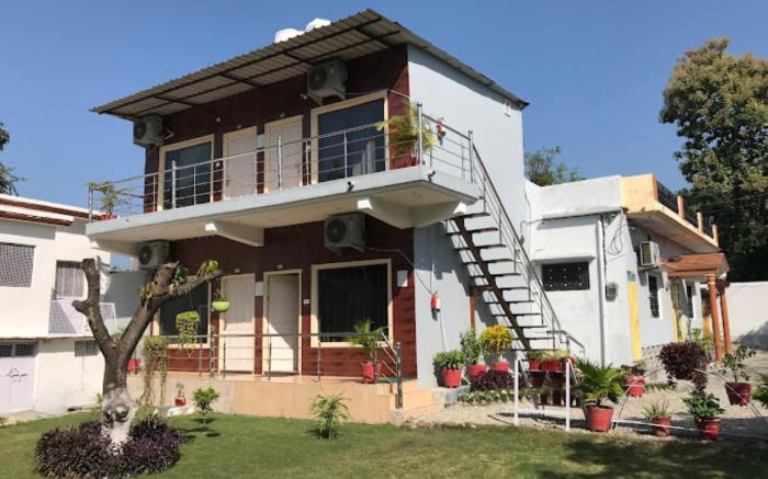 Goroomgo Anugraha Homestay Ramnagar