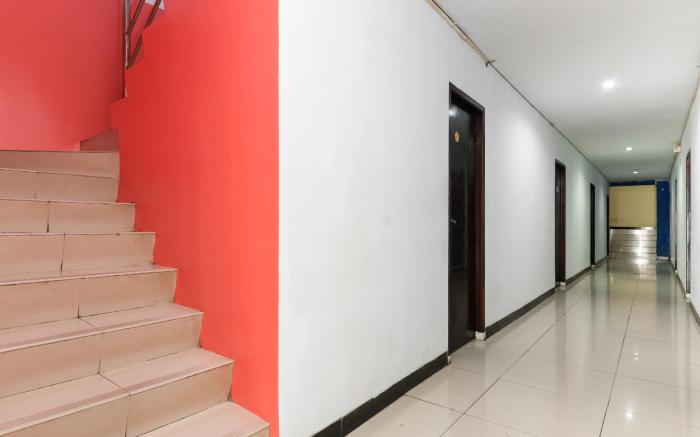 RedDoorz Plus @ Jalan Pemuda Jakarta