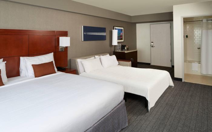 Courtyard by Marriott Los Angeles LAX/Century Boulevard