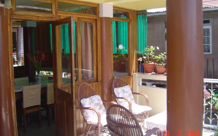 Deki Lodge